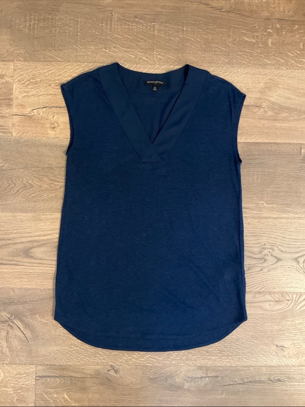 Banana Republic Factory split neck navy sleeveless top, XS